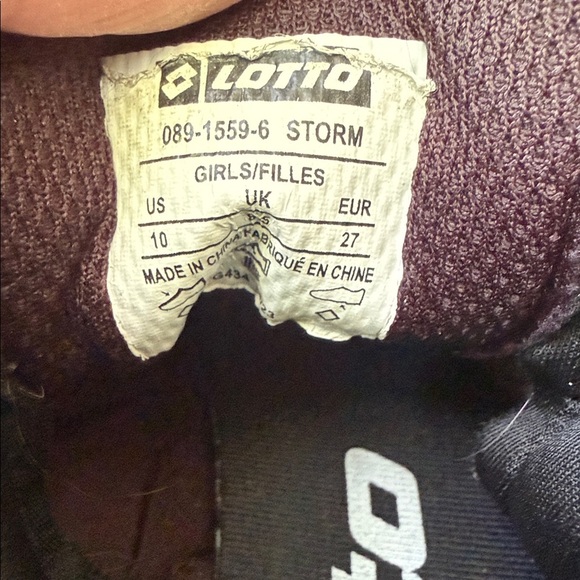 Lotto Storm Girl’s Purple and Black Soccer Cleats Soccer shoes Size 10 - Picture 6 of 6